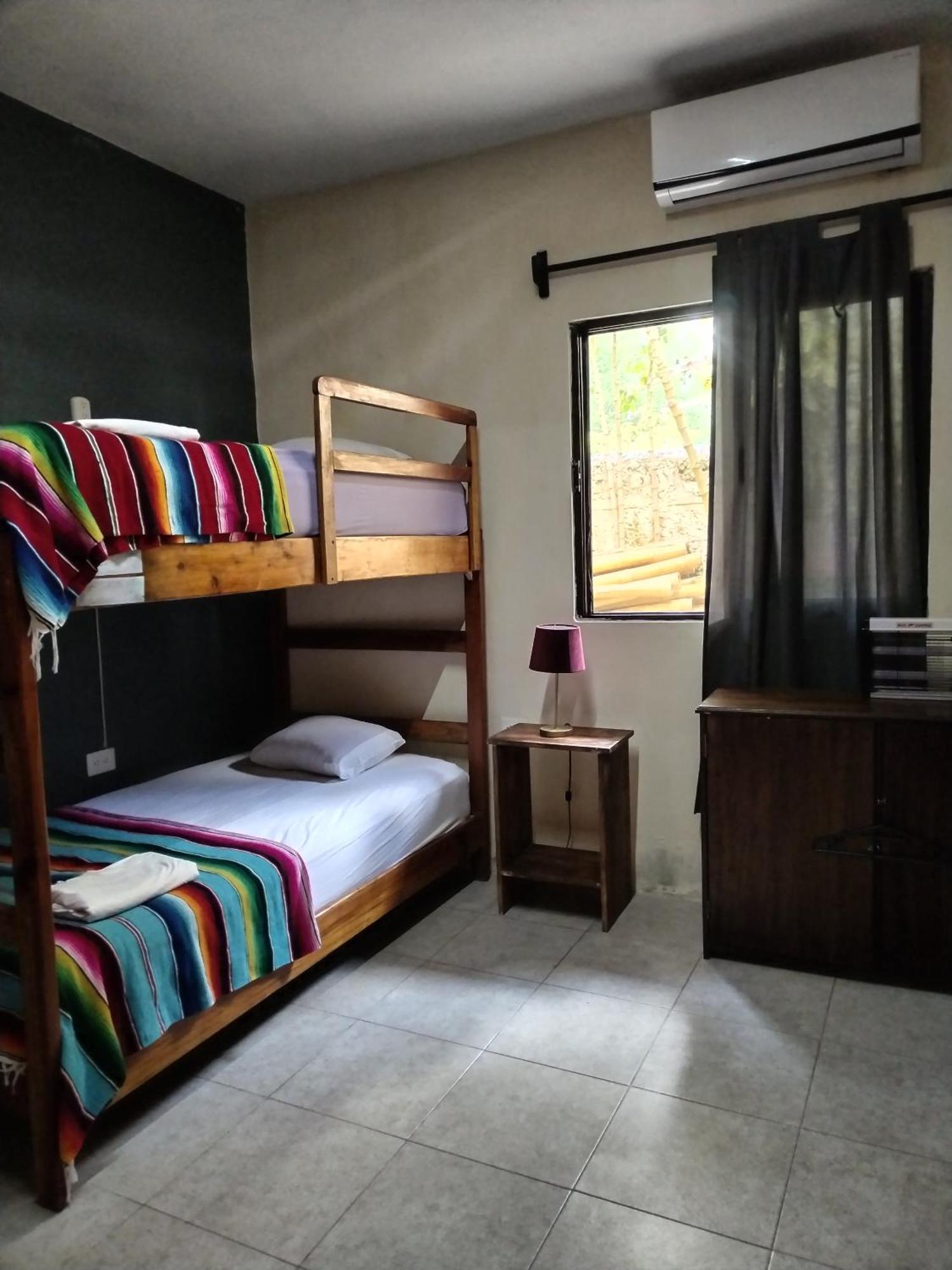 Hostel Casa Xtakay Valladolid  Exteriör bild